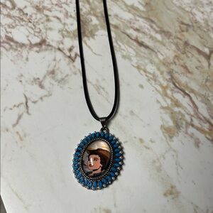 Western pendant necklace